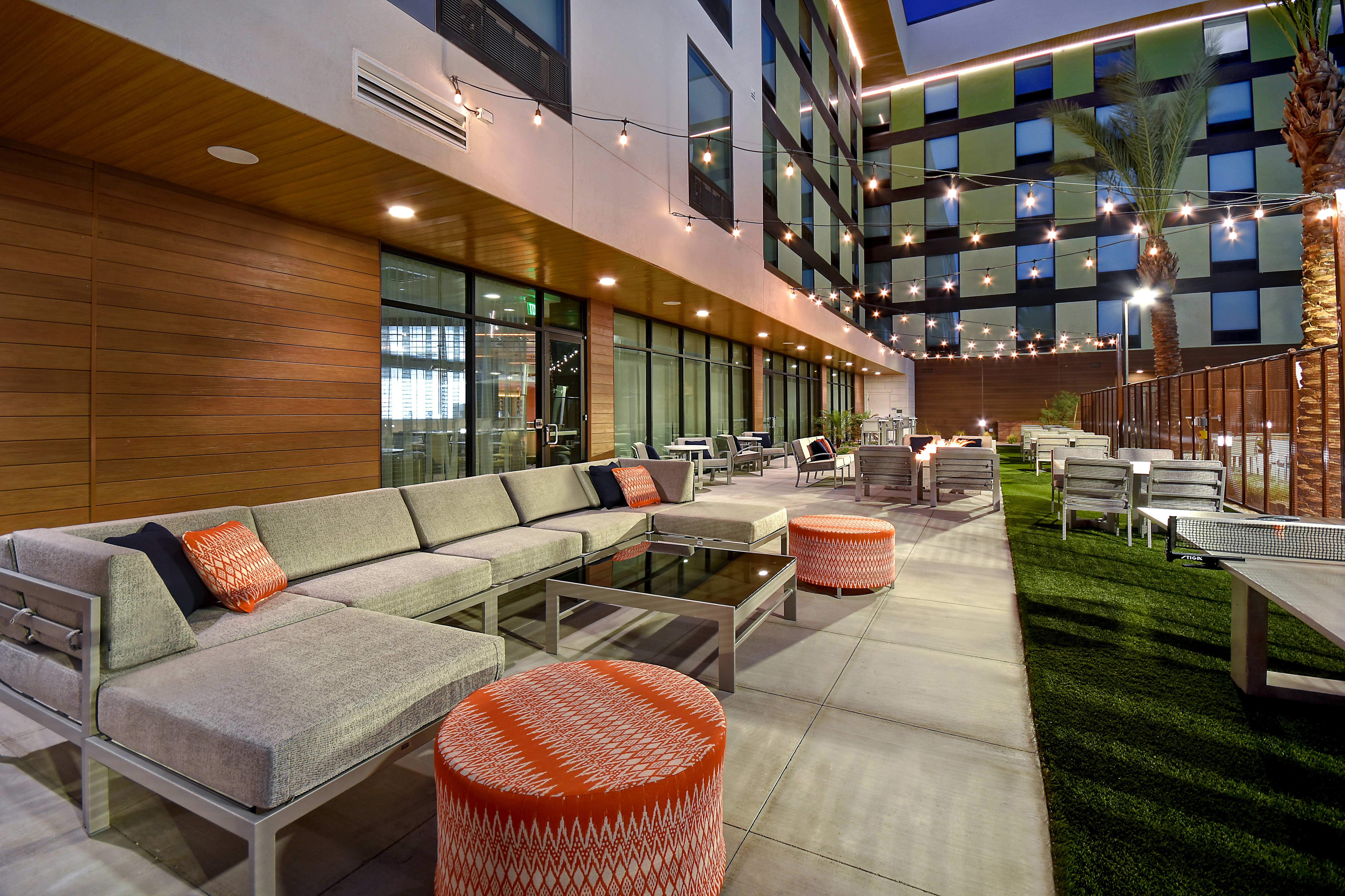 Hampton Inn and Suites Las Vegas Convention Center 27/47