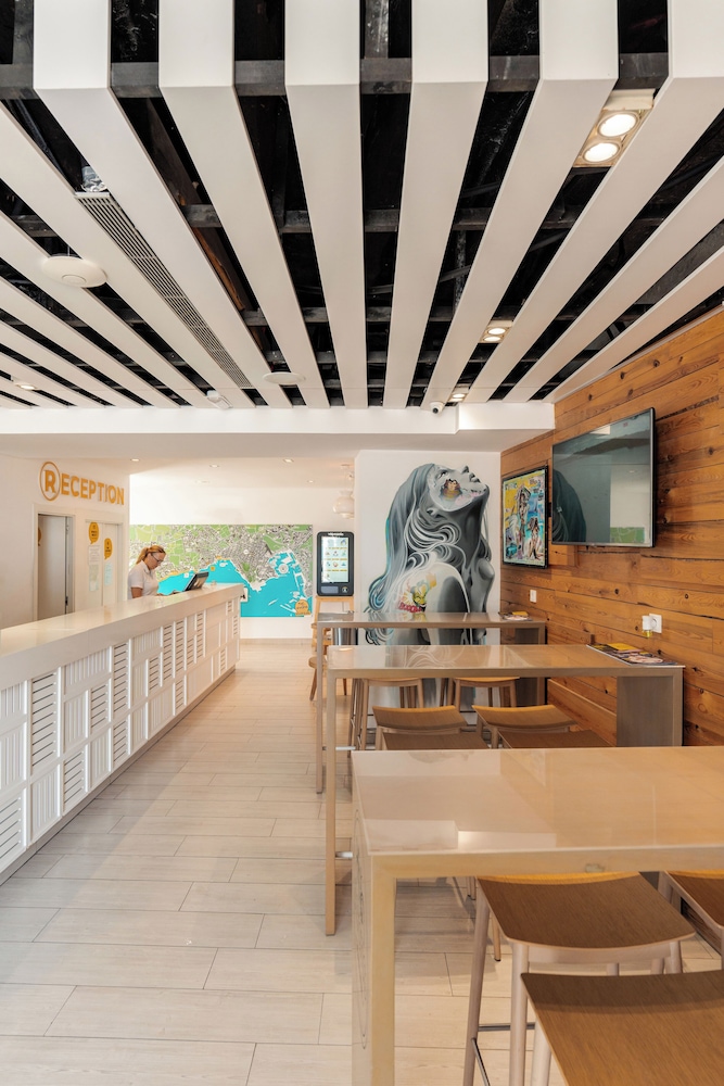 Hotel Ryans La Marina 57/69