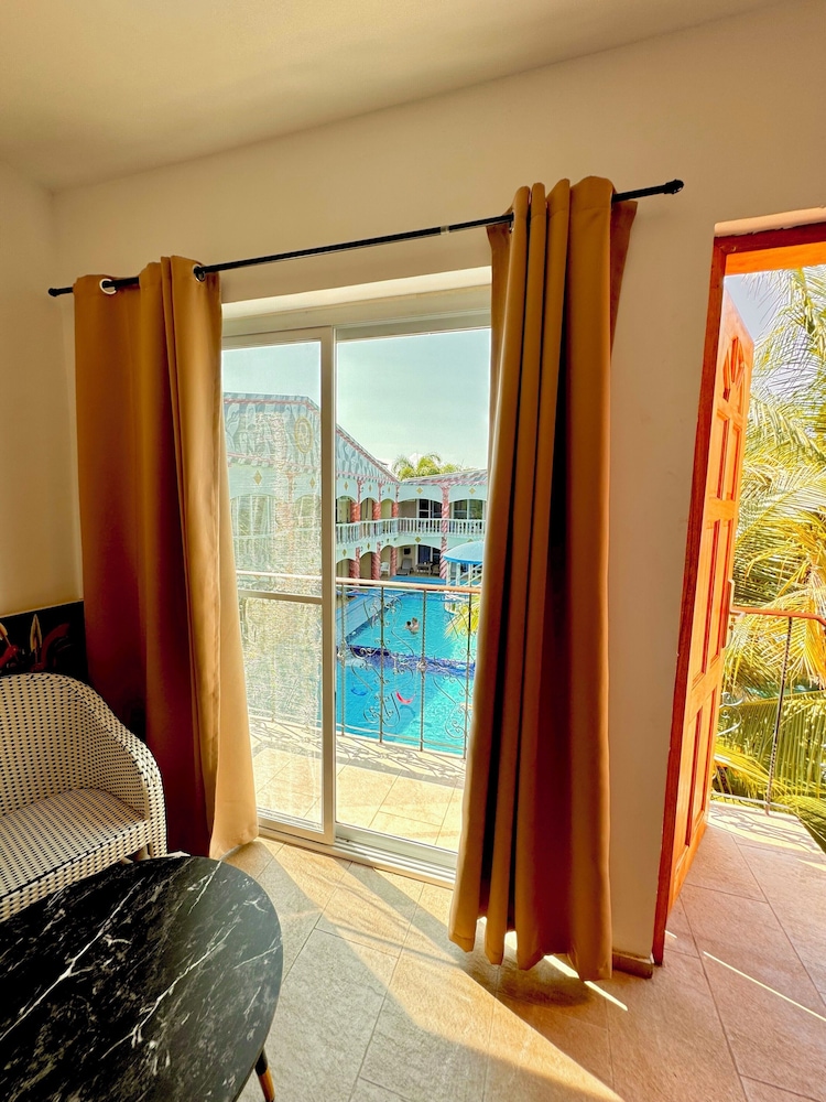 Roman Empire Panglao Boutique Hotel 24/50