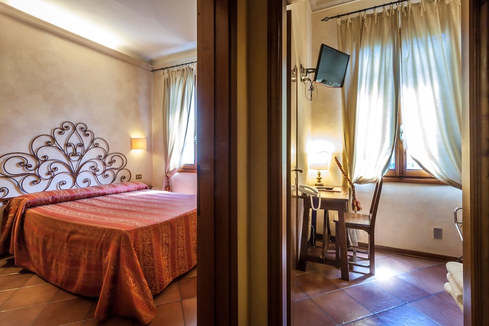 Hotel Marios 33/56