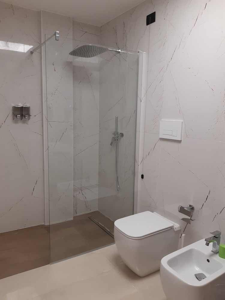 Morello Beach Hotel 47/50