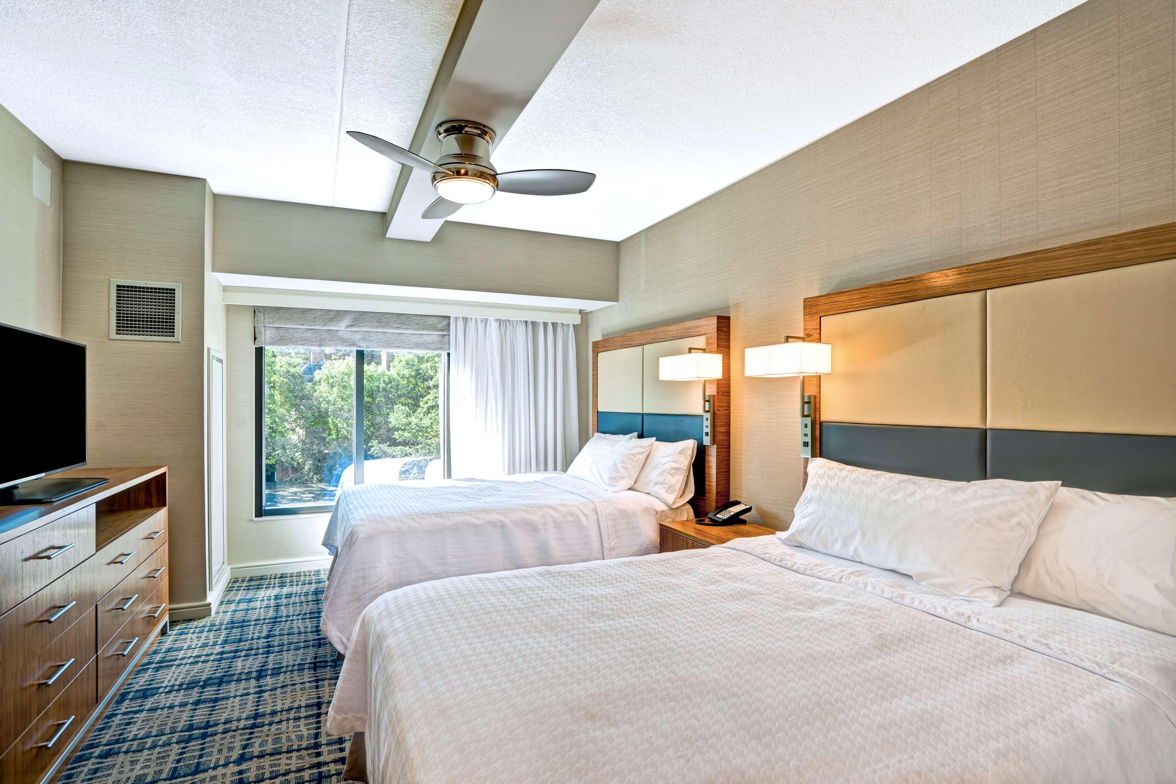 2 Bedrooms, Suite, 1 King or 2 Queen Beds, 2 Bathrooms