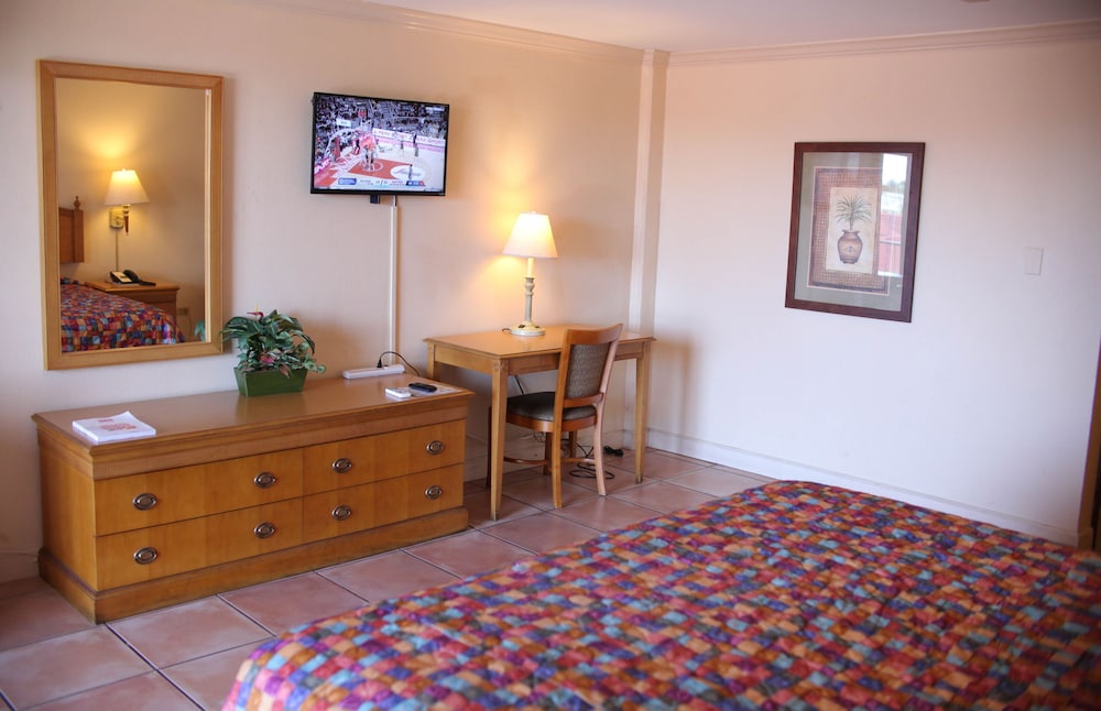 HERITAGE HOTEL 12/46