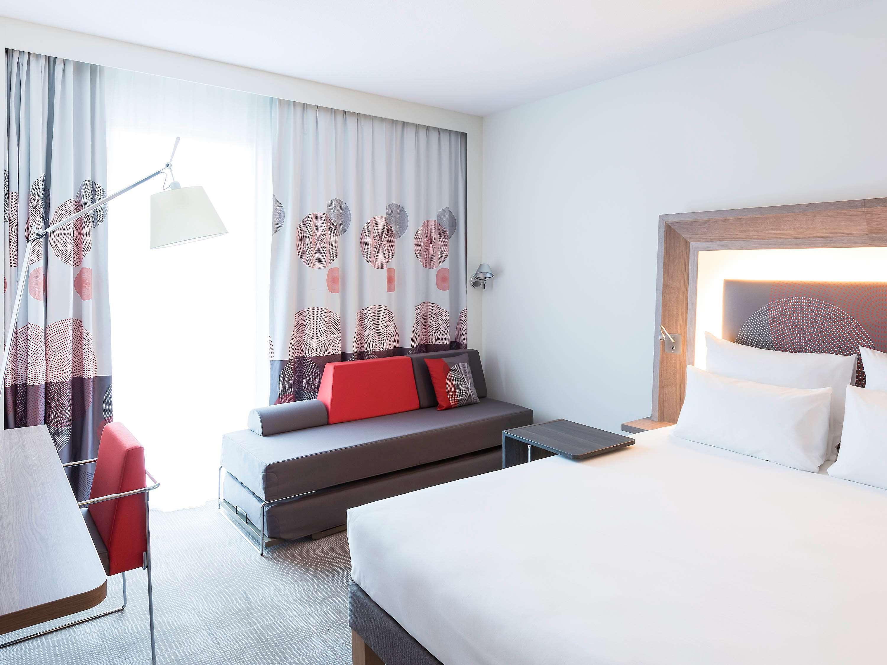 MODERN, STANDARD, DOUBLE BED