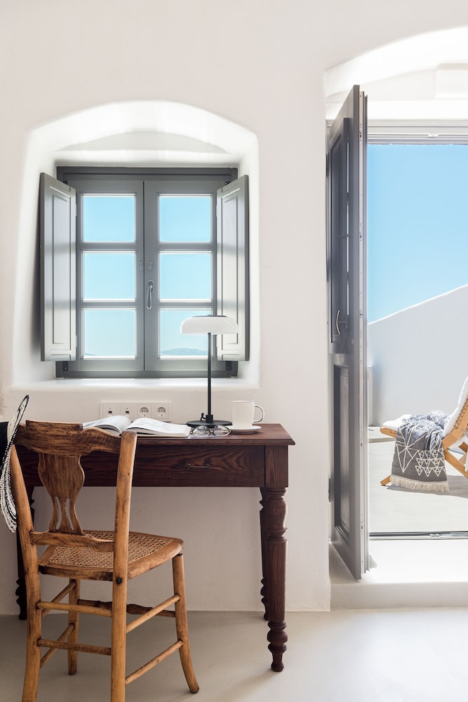 Armenaki Santorini 6/50