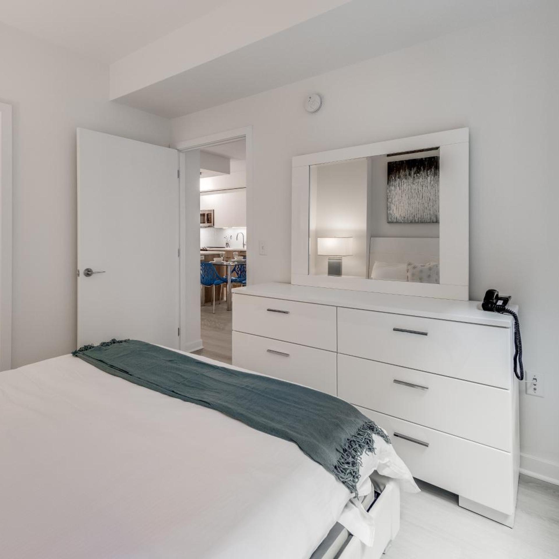 2 Bedrooms, Apartment, Global Luxury Suites at Capitol Hill 4/10