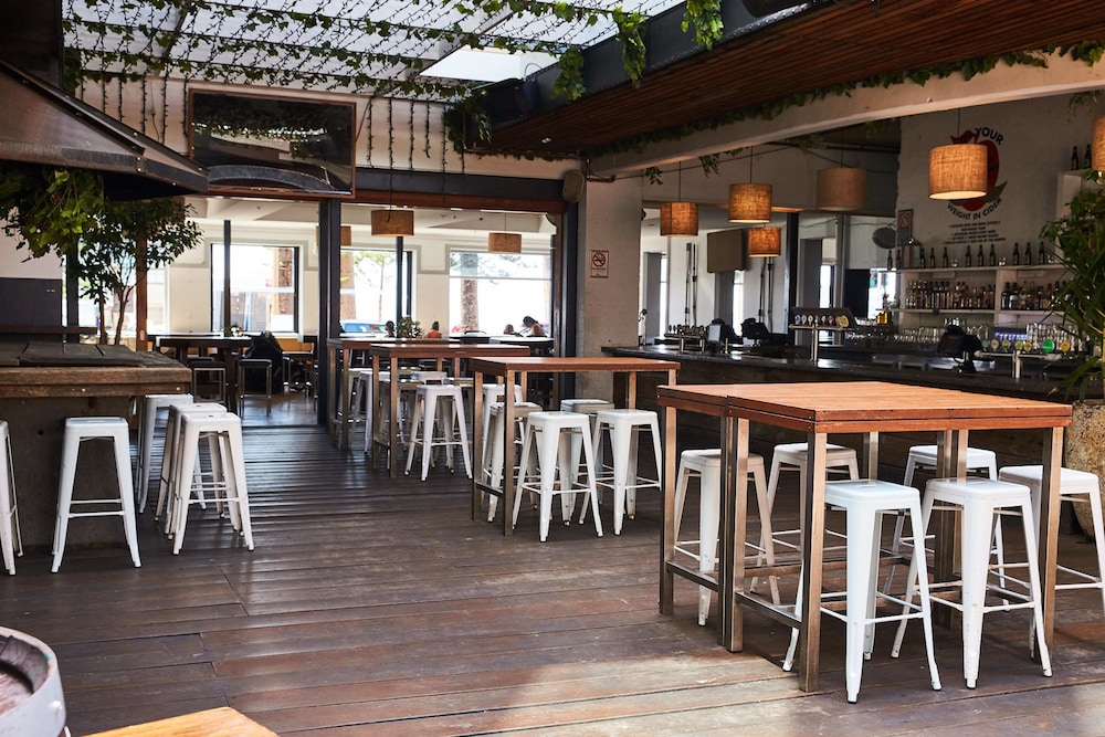 HOTEL STEYNE 34/50