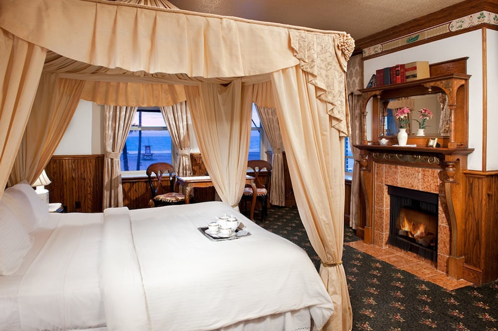 Dorymans Oceanfront Inn 11/33