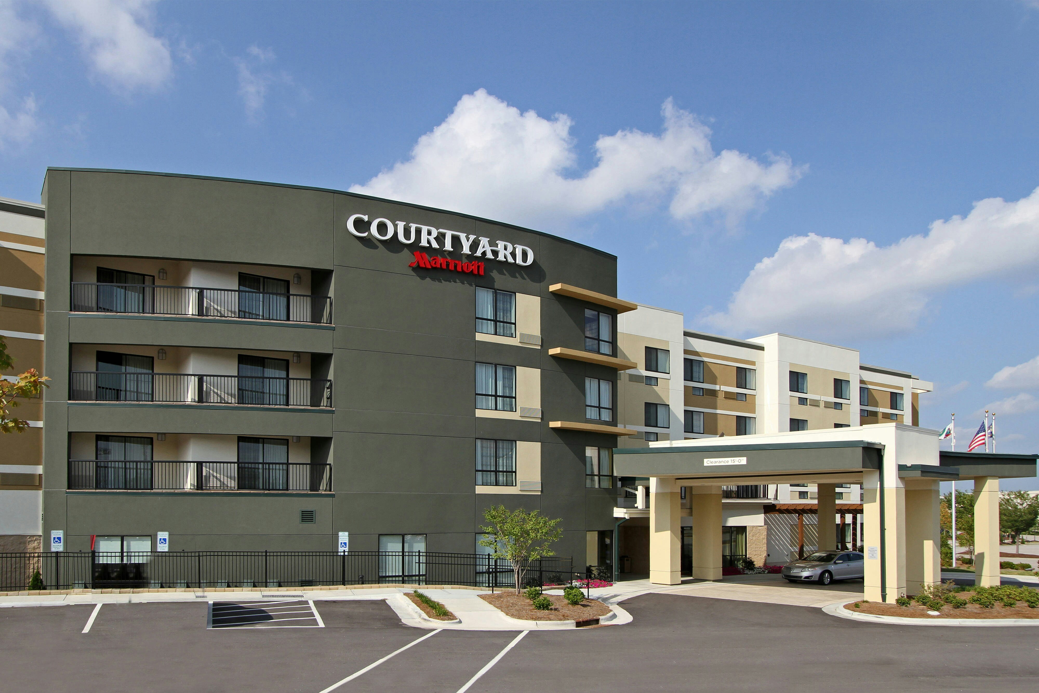 Courtyard Raleigh North/Triangle Town Center 39/41