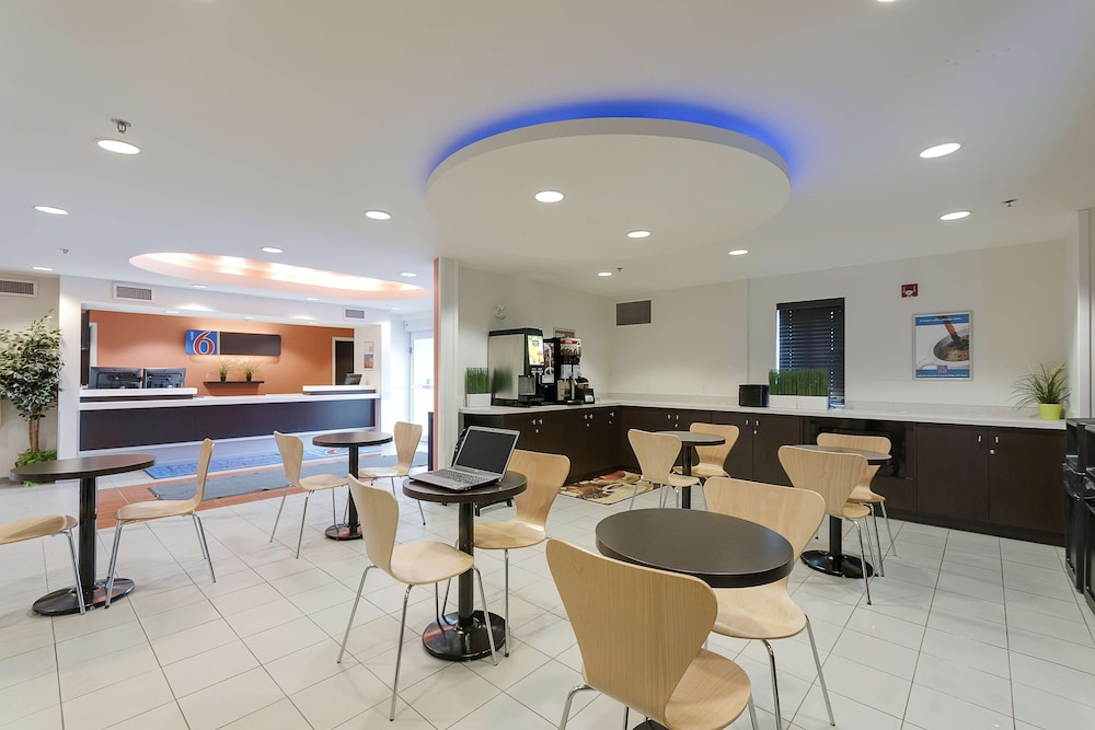 Motel6 Brandon, MB 38/46