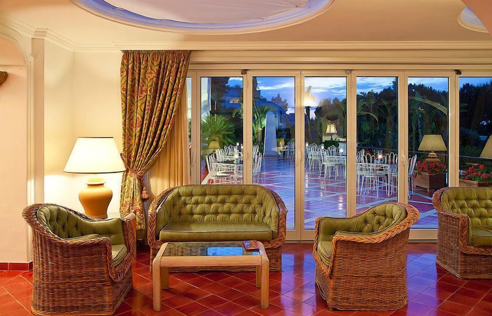 GRAND HOTEL IL MORESCO 32/72