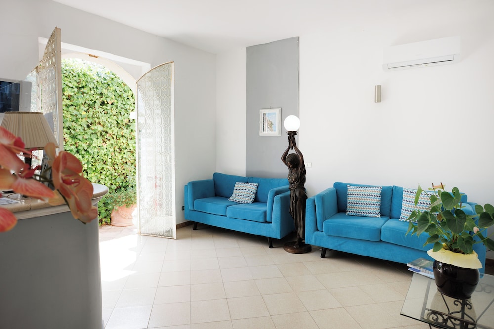 Bussola Di Hermes Hotel 41/57