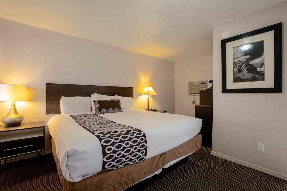 Celilo Inn 9/45