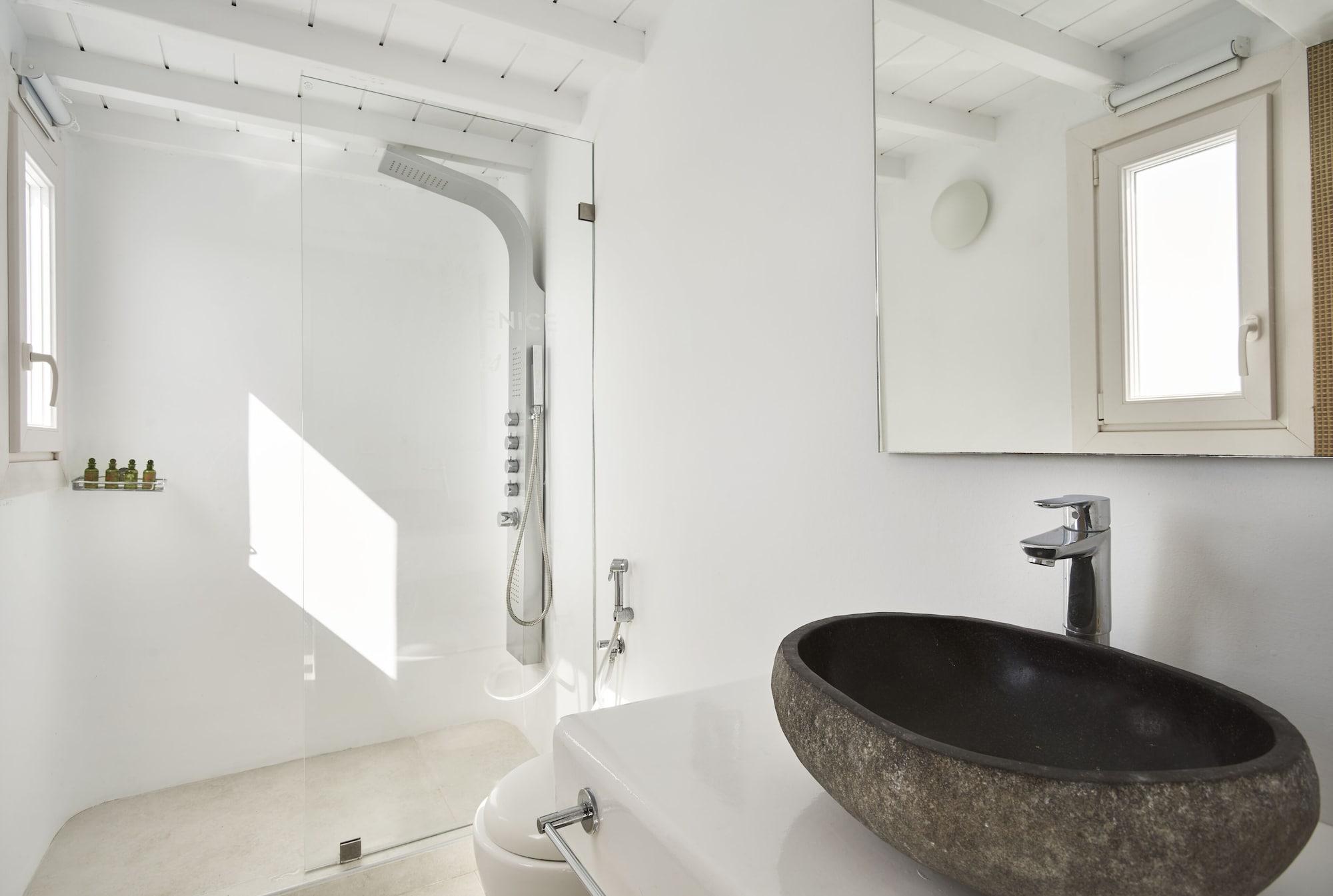 Junior Suite, Sea View, Outdoor Jetted Tub، Little Venice Suites 4/6