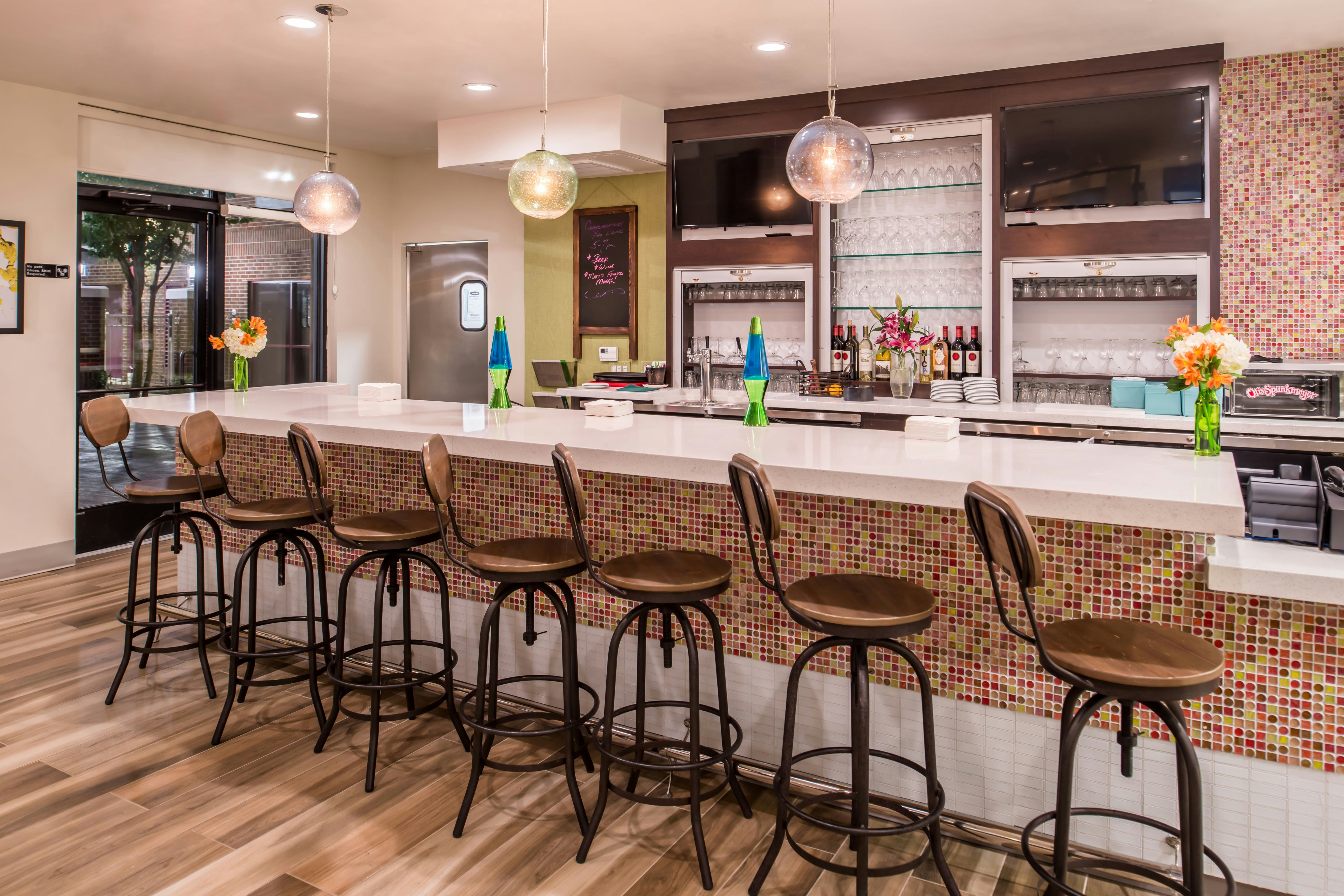 Holiday Inn Express Hotel And Suites Dallas Addison 11/25