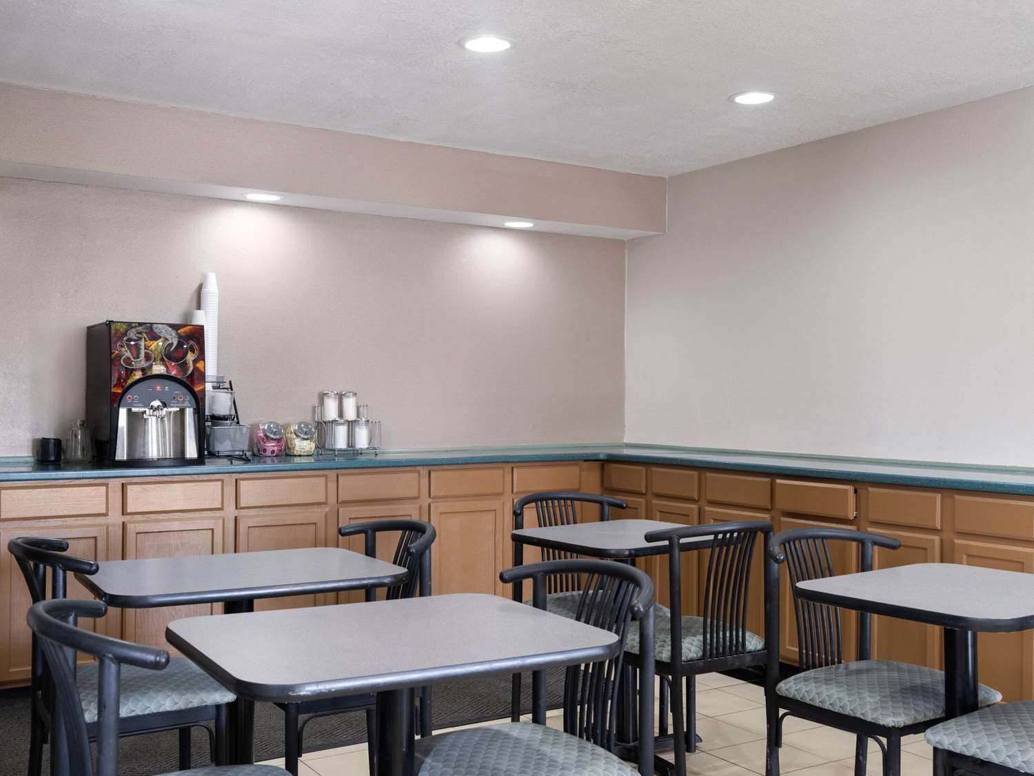 Travelodge by Wyndham Tucson AZ 29/34