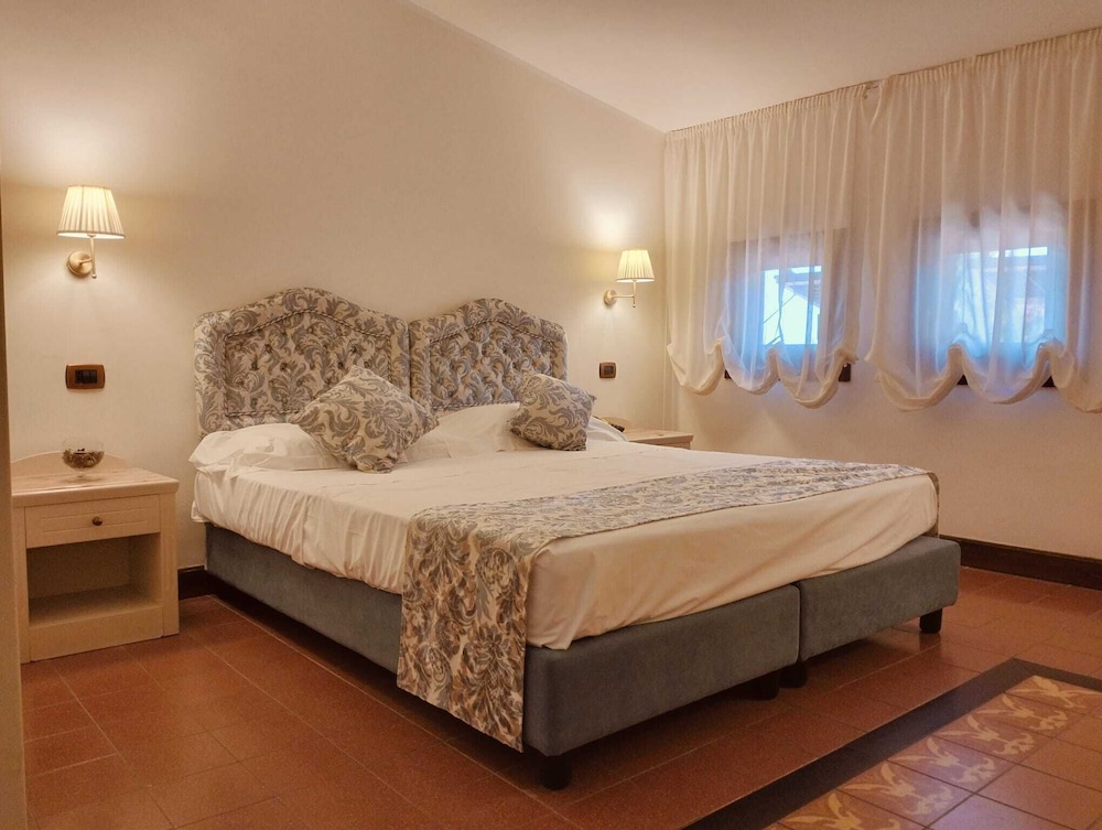 STANDARD, DOUBLE OR TWIN BED