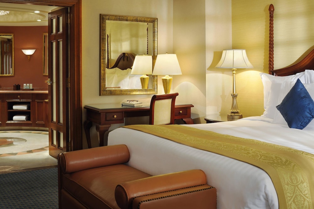 PRESIDENTIAL, SUITE, KING BED, BALCONY