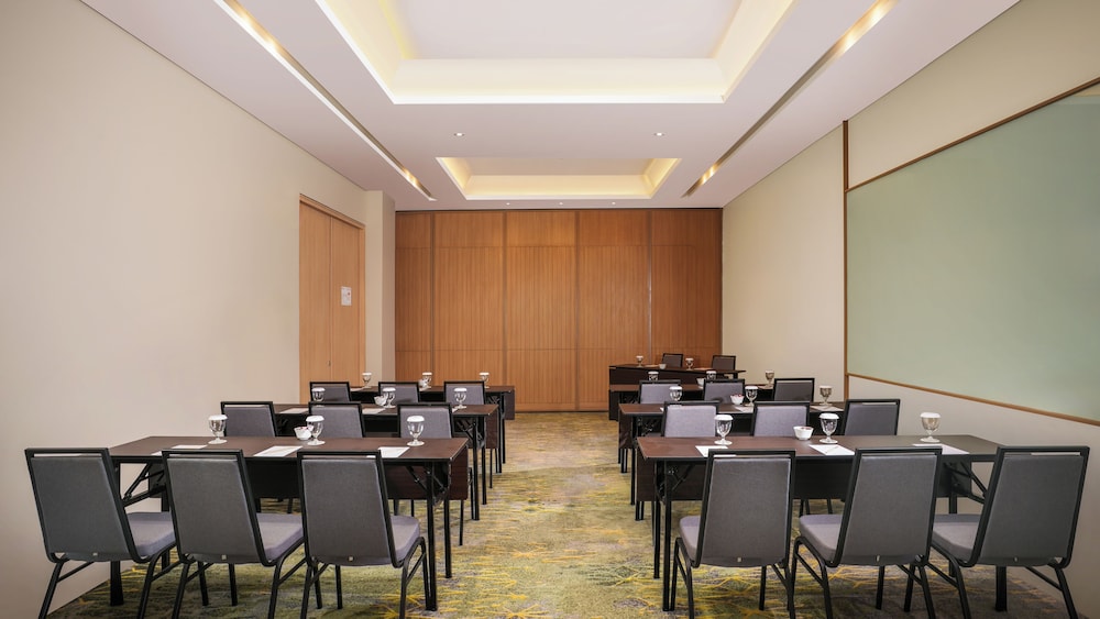 Swiss-Belinn Indramayu 68/85