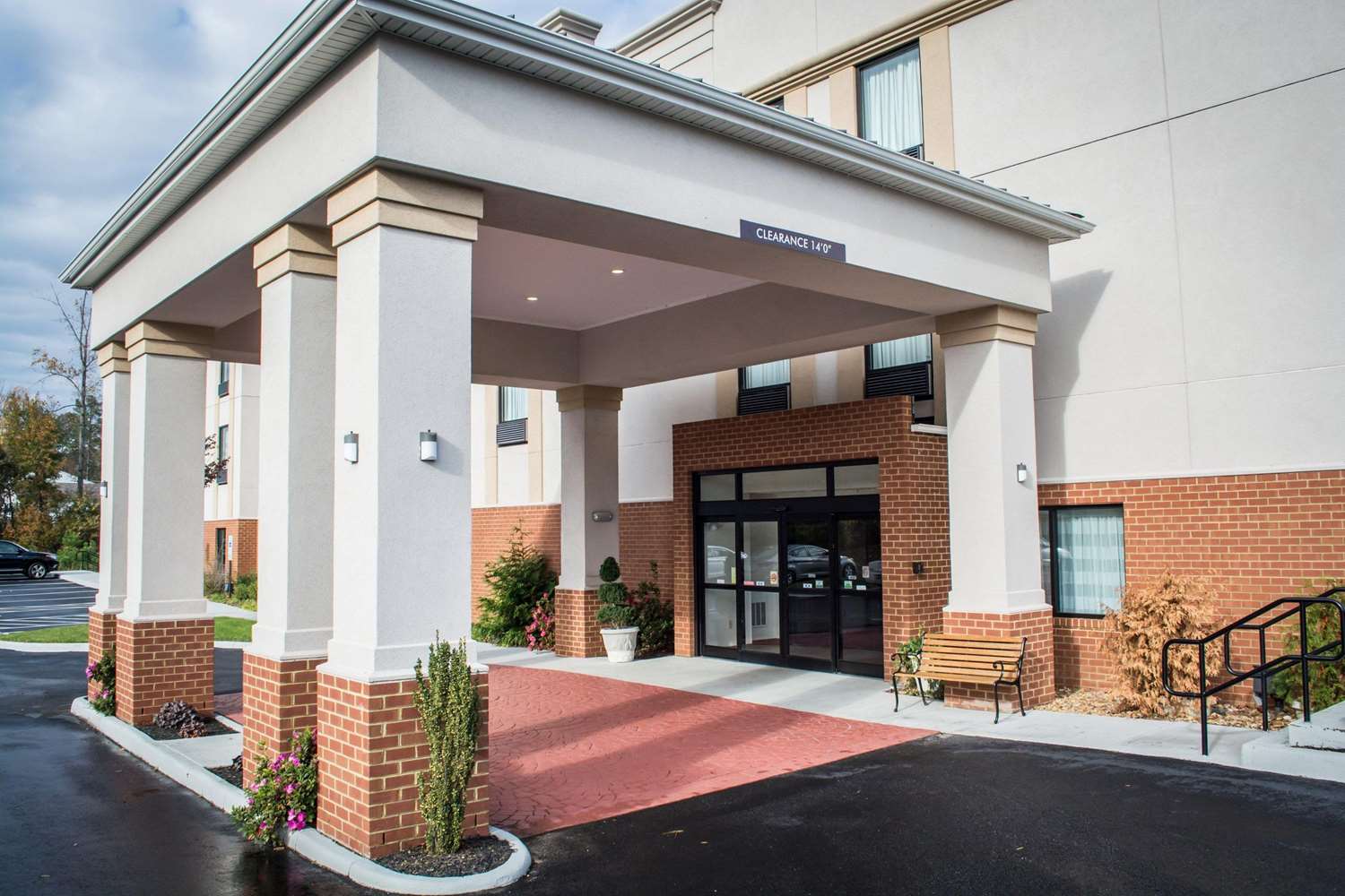 Sleep Inn & Suites Harbour Pointe VA 1/20
