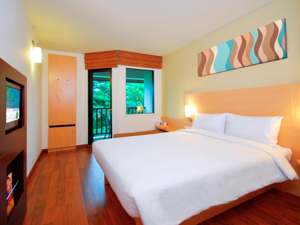 ibis Phuket Kata 8/49