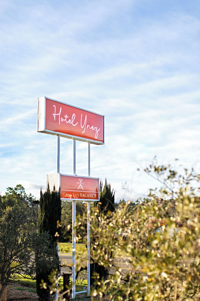 Meadowlark Inn 22/29