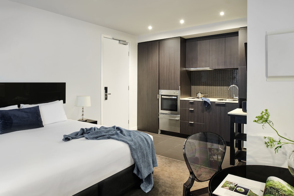 PUNTHILL SOUTH YARRA GRAND 11/61