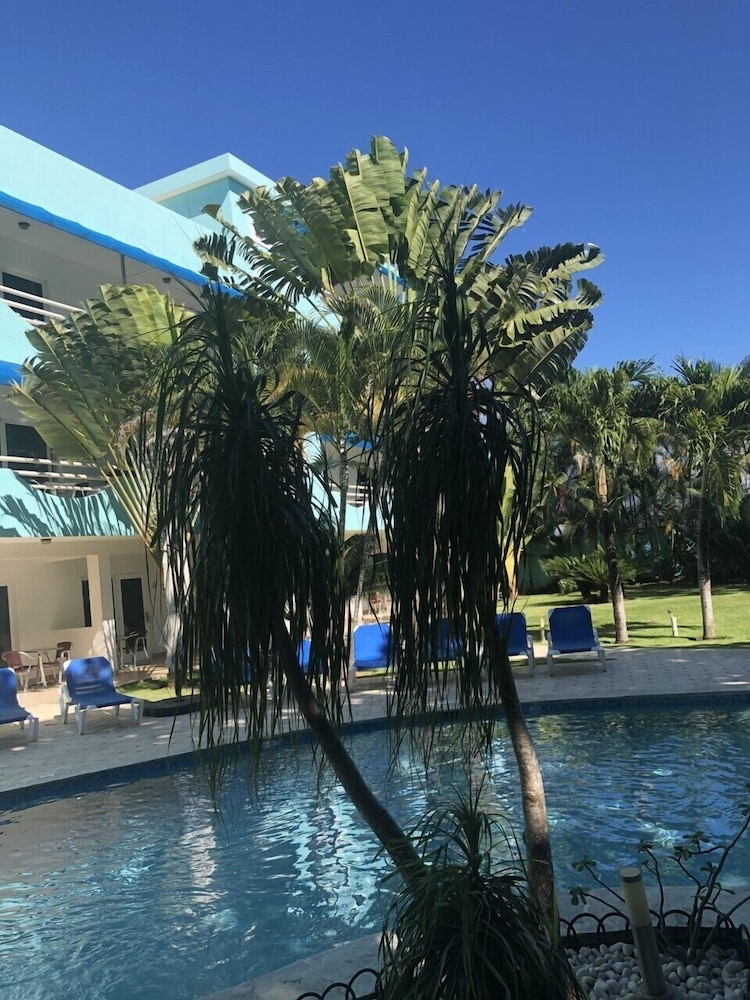 New Garden Hotel 18/59