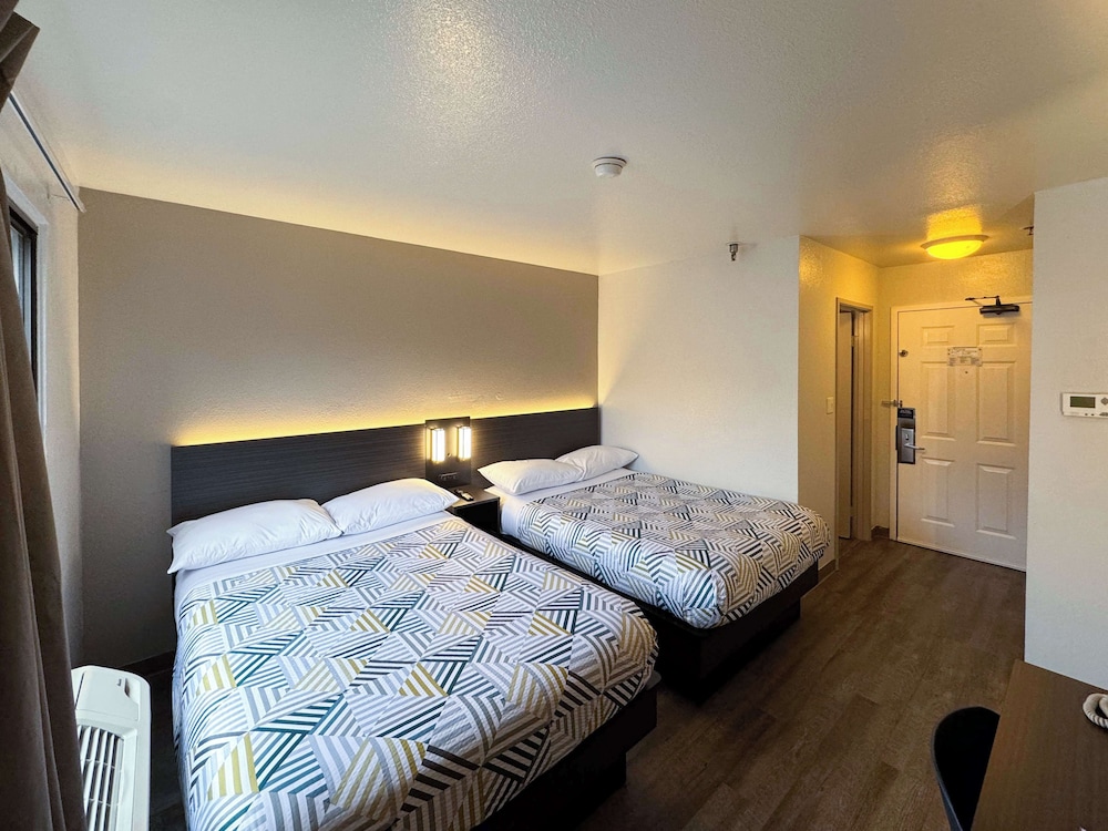 Motel6 Glenview, IL - Chicago North 22/60