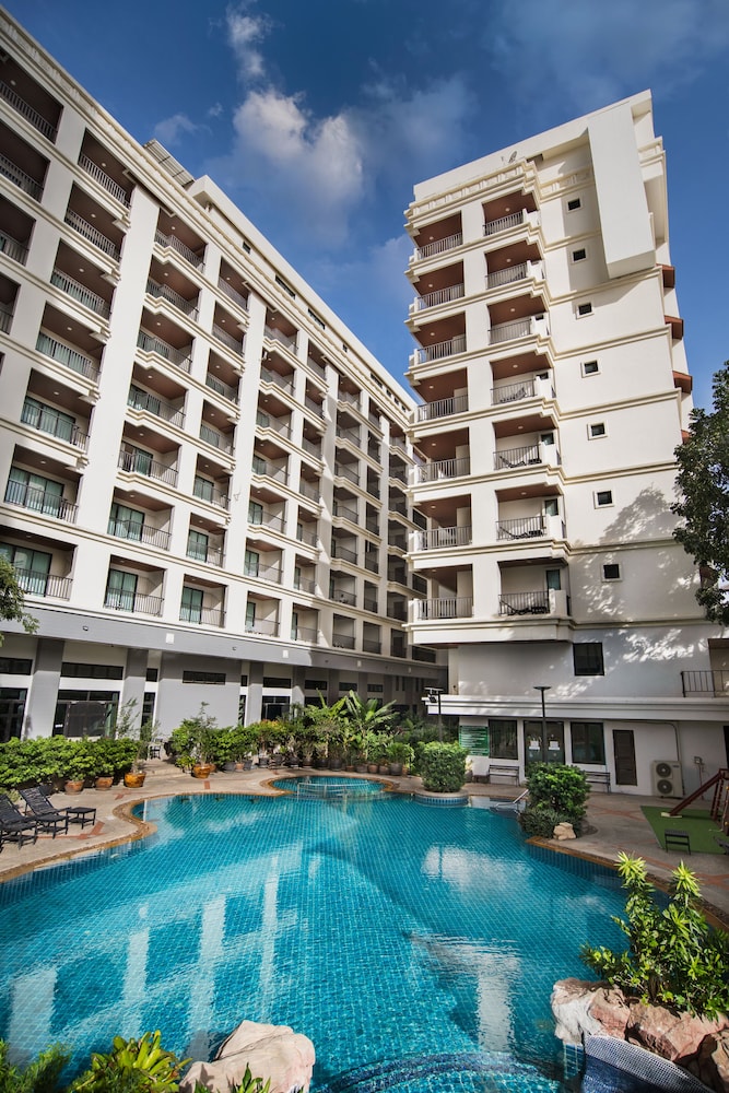 Mike Garden Resort Hotel 9/61
