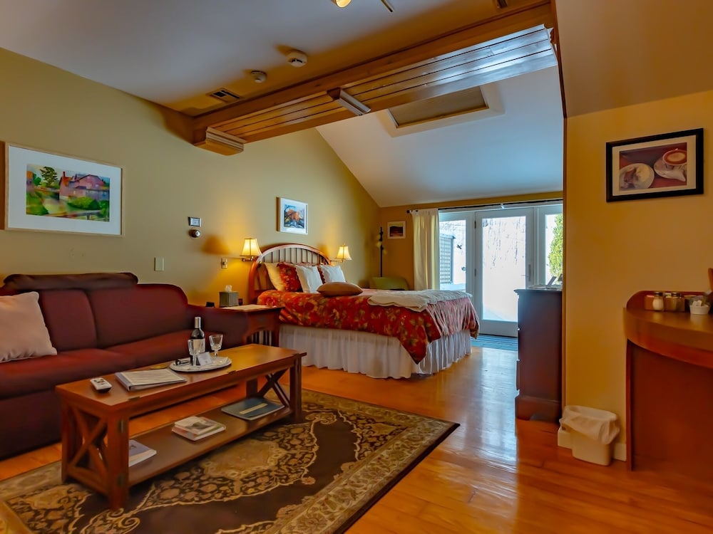 Shaker Mill Inn 28/50