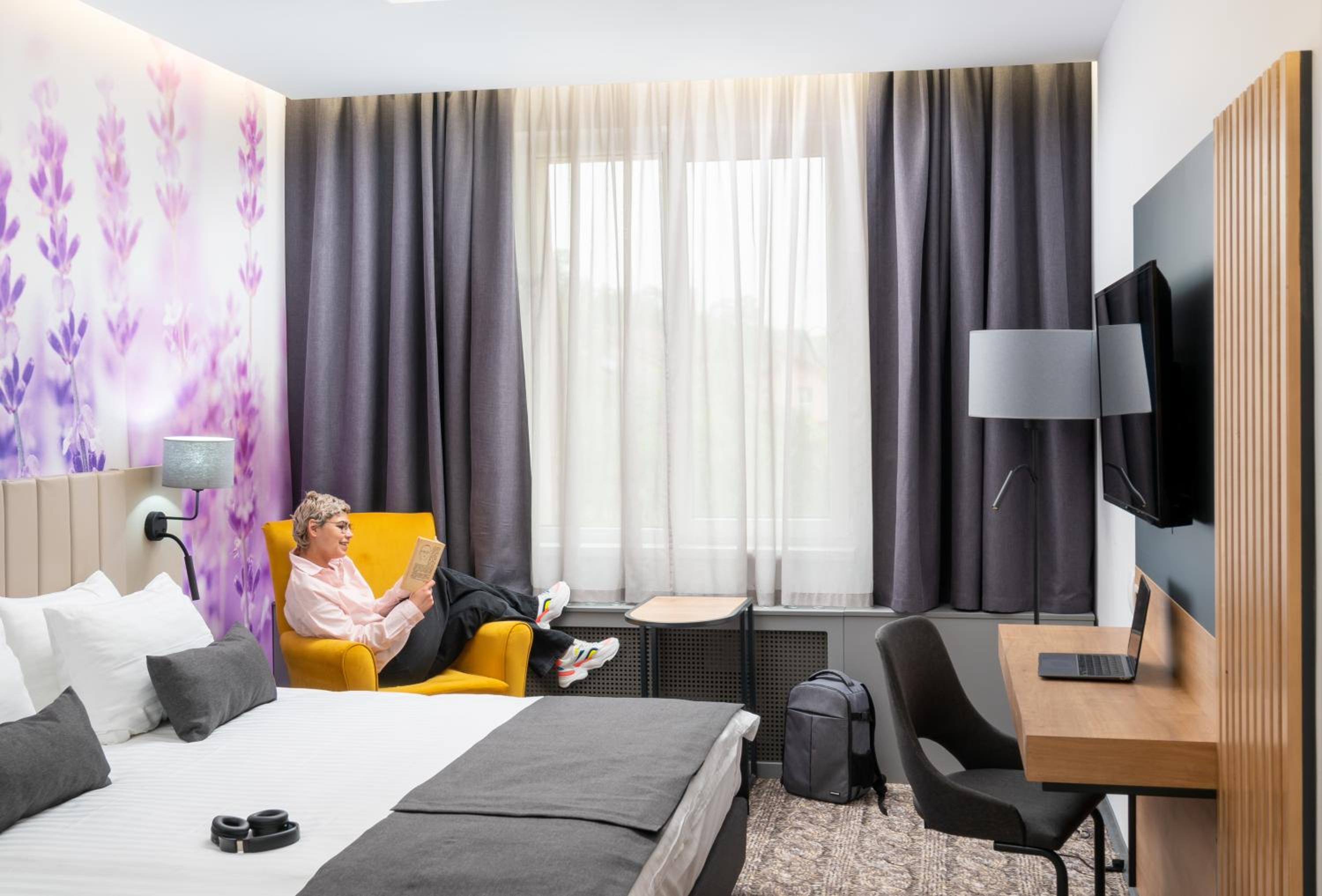 غرفة كلاسيكية بسرير كوين، Mercure Medias Binderbubi Hotel And Spa 4/6