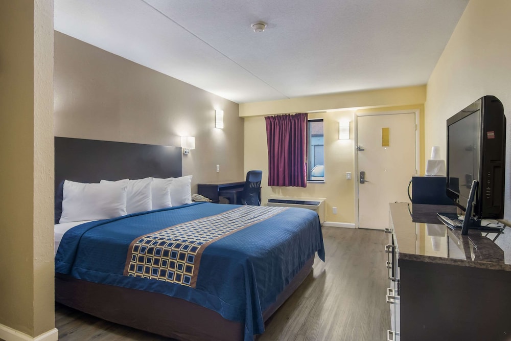 Rodeway Inn and Suites Monroeville Pittsburgh 26/42
