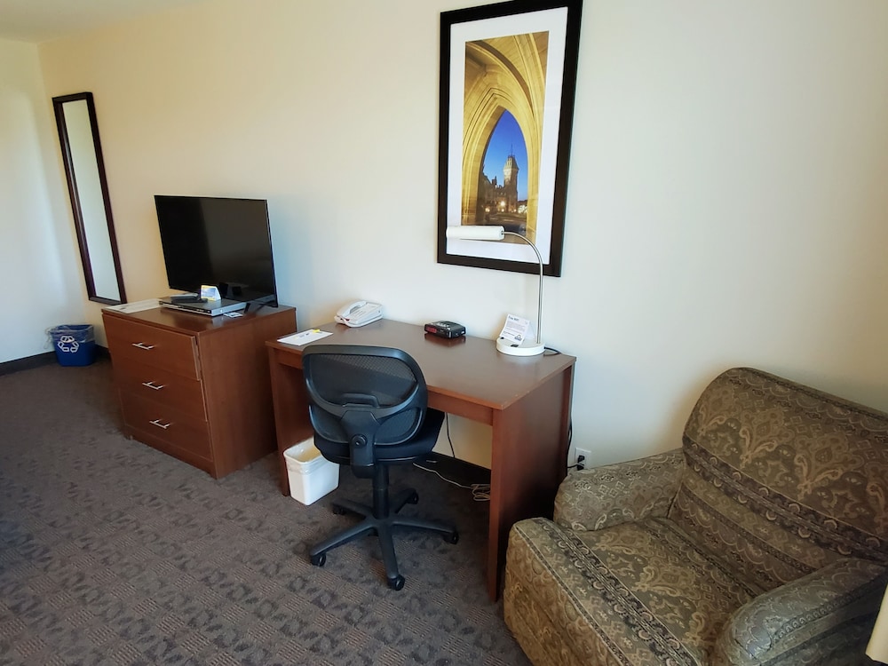 Days Inn by Wyndham Ottawa Airport 39/48