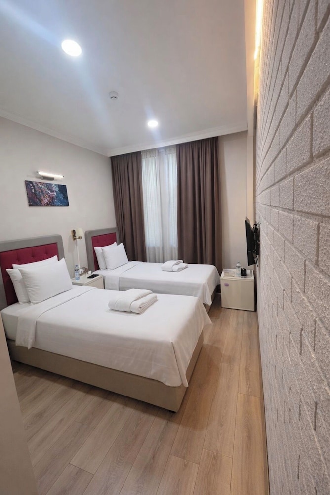 TAKSIM PARK SUITES 26/54