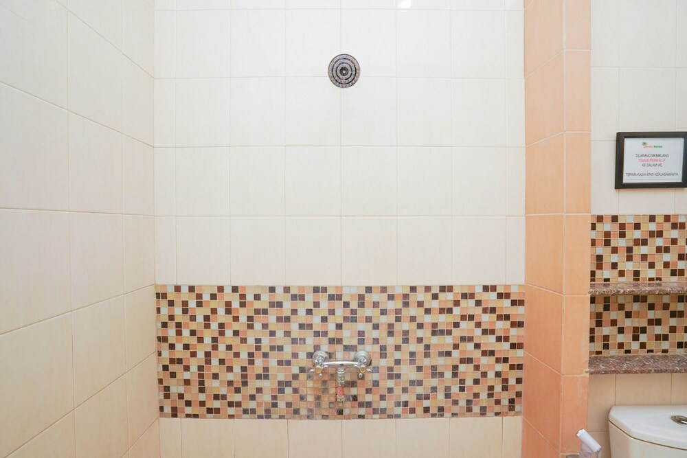 Oyo 2075 Graha Marina 54/54