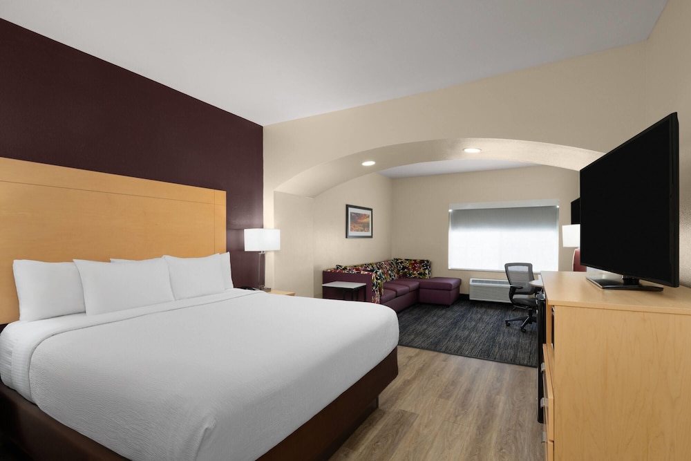 Executive, King Bed