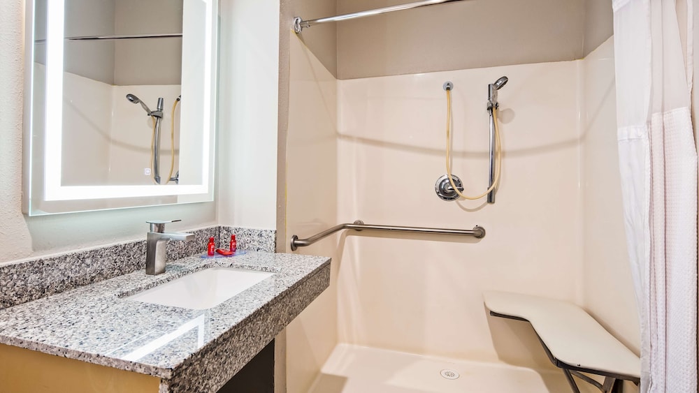 SureStay Hotel by Best Western Orange 16/34