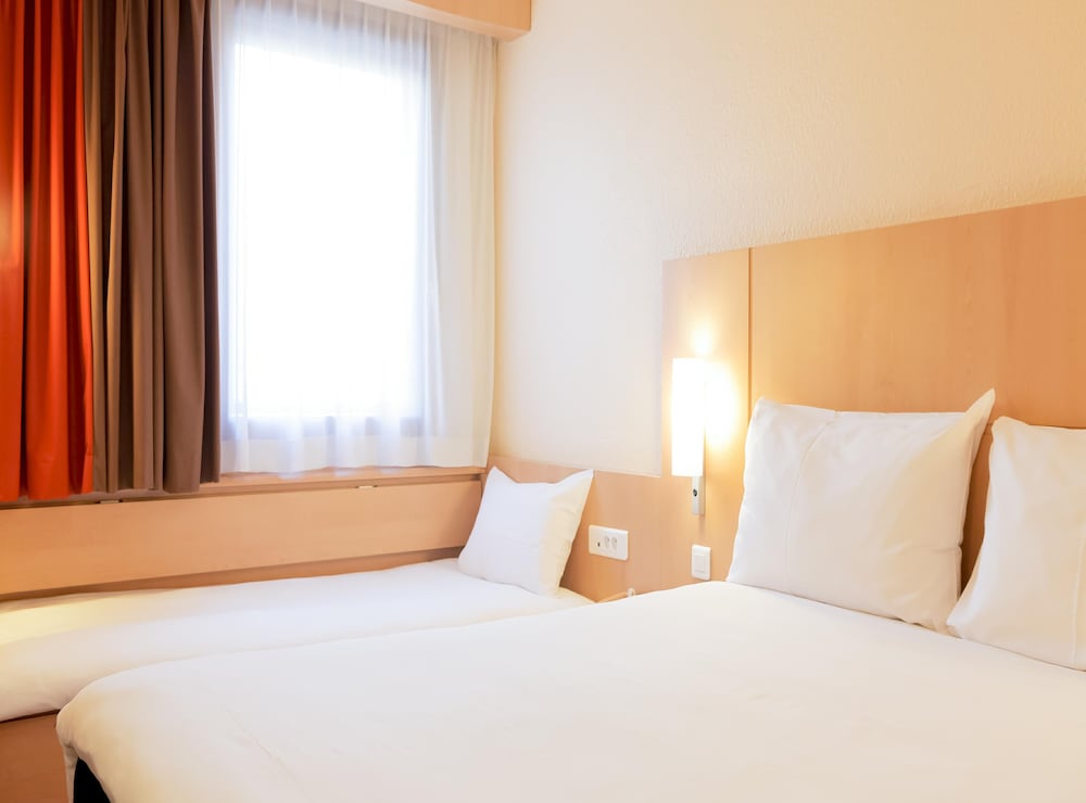Ibis Grenoble Centre 13/67