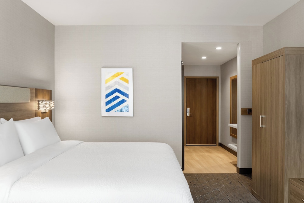 Holiday Inn Express And Suites Anchorage Midtown by IHG 19/60