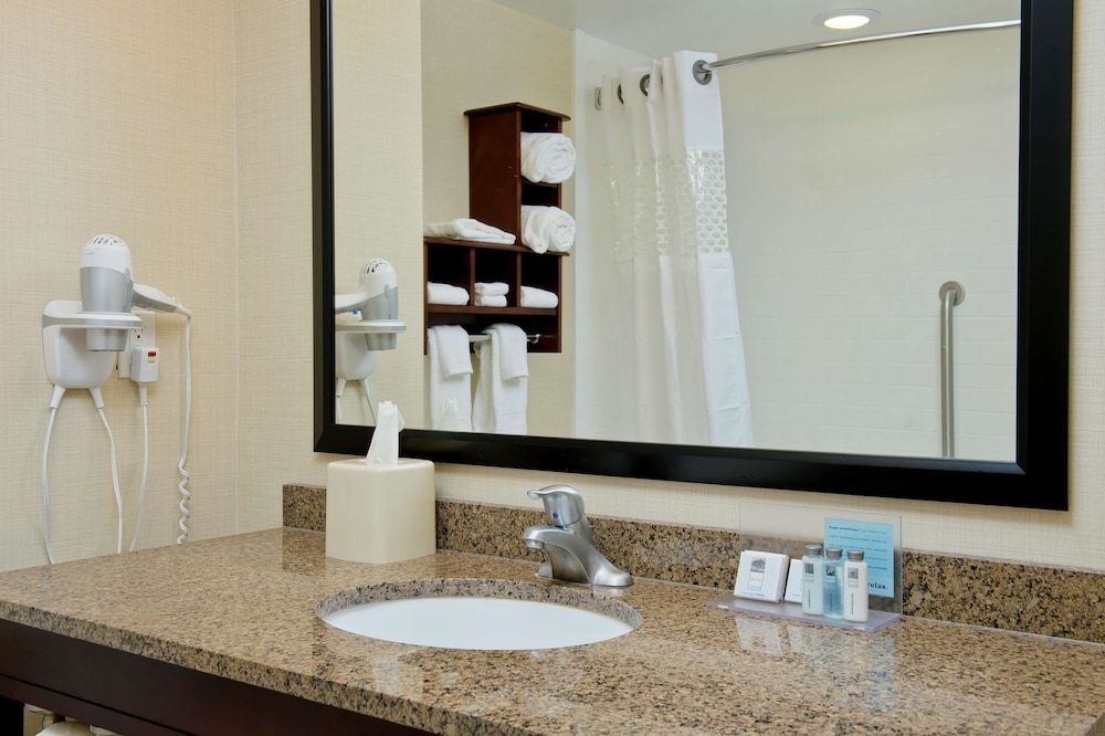 Hampton Inn And Suites Ocean City Bayfront Convention Center 14/41