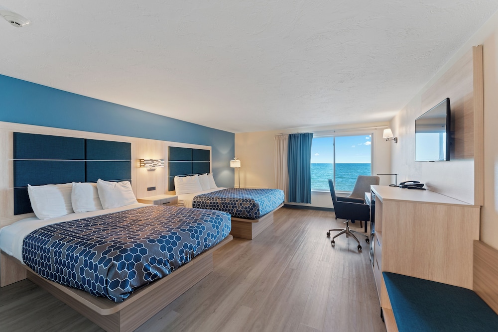 Deluxe, 2 Queen Beds, Ocean View
