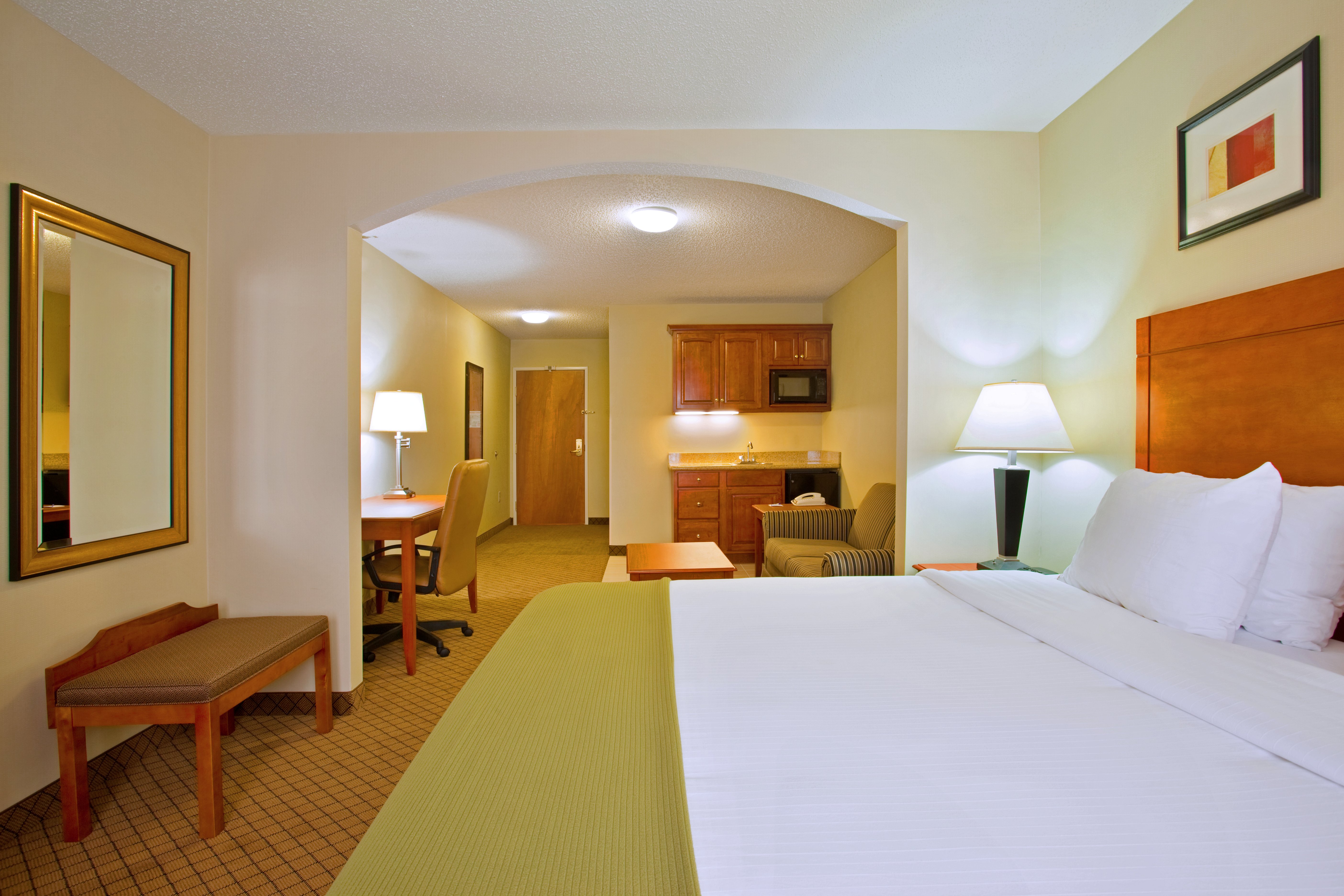 Holiday Inn Express Hotel Suites Goshen 16/75