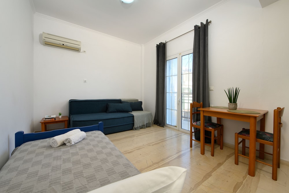 Aquarius Beach Aparthotel 48/69
