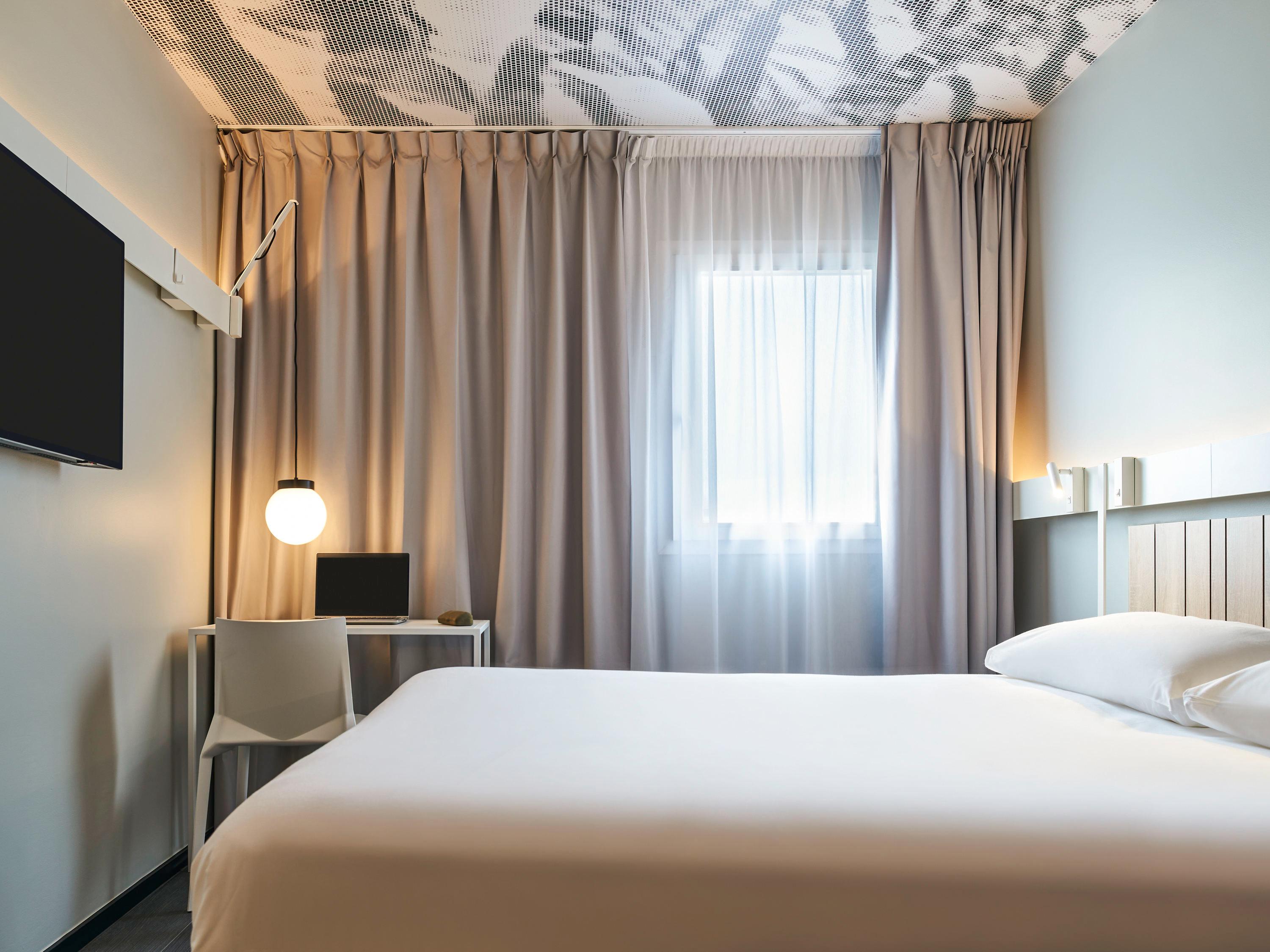 Room, Double Bed, Accessible