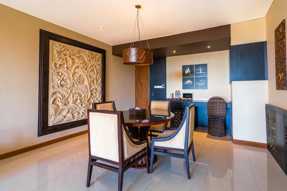 Vouk Hotel And Suites 65/71