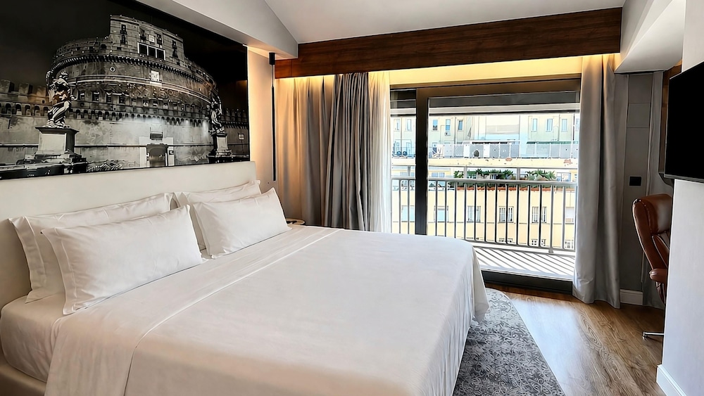 Suite, King Bed, Sofa, Balcony