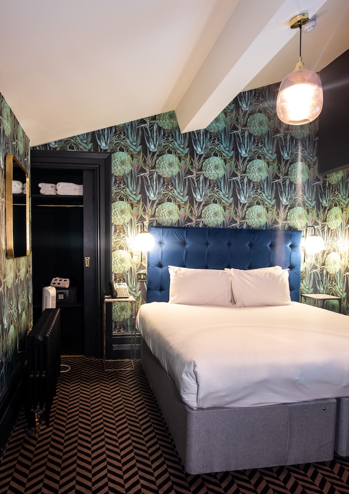 Lock & Key Hotel 12/69