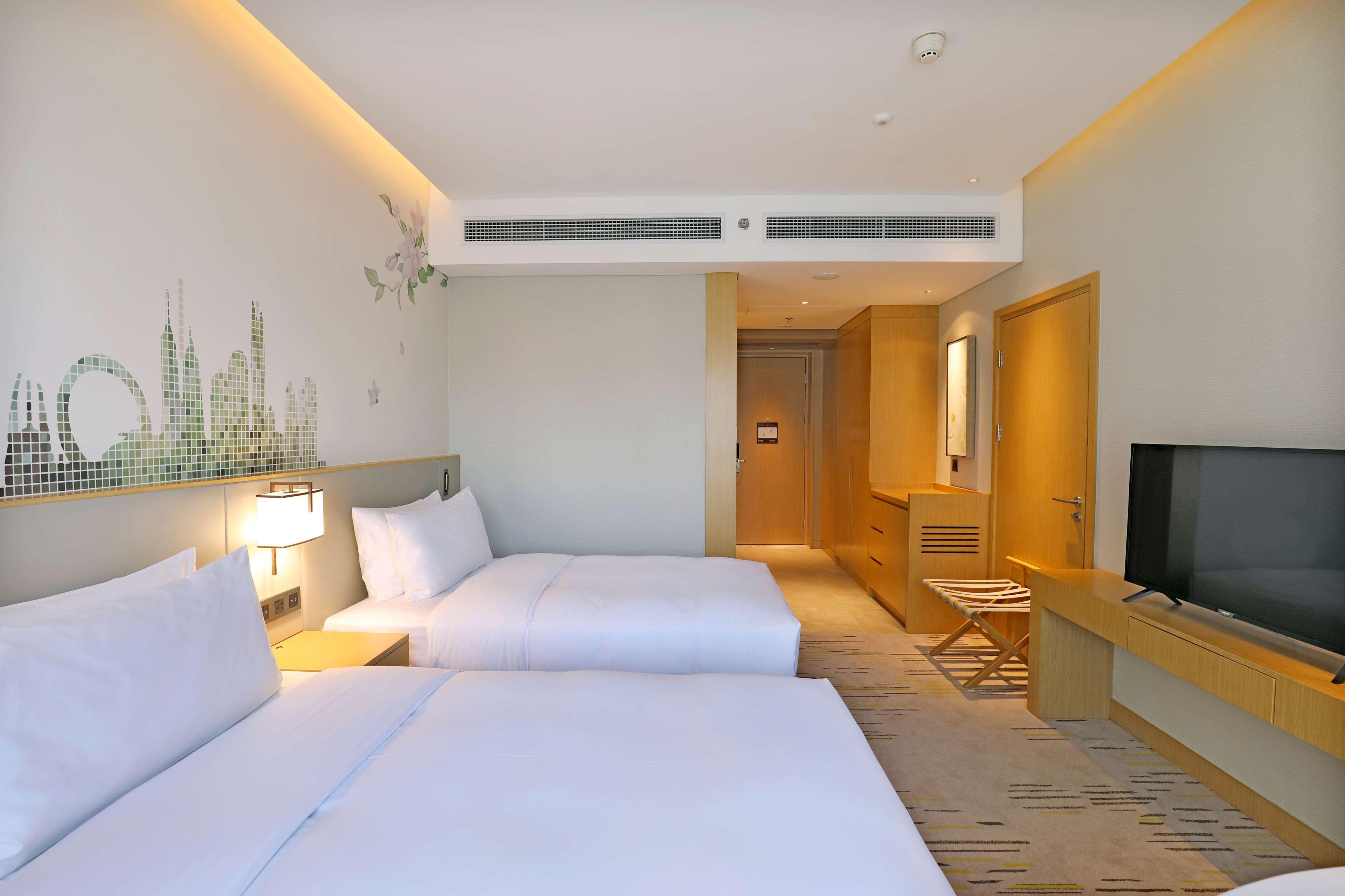GUEST ROOM, TWIN BEDS