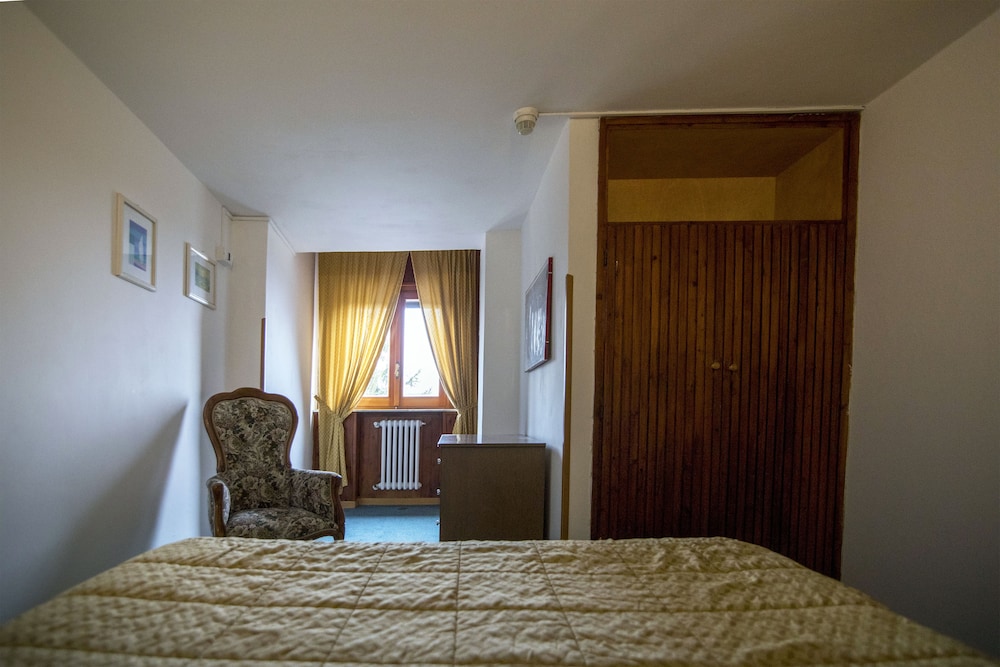 Hotel Pinguino 8/66